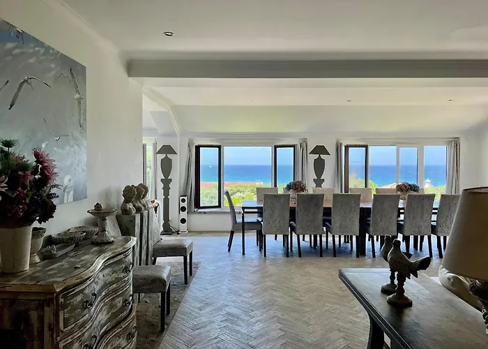Grande House By Refuge Homes *