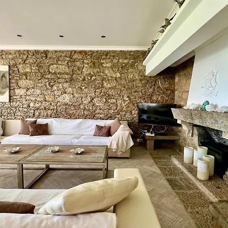 Grande House By Refuge Homes